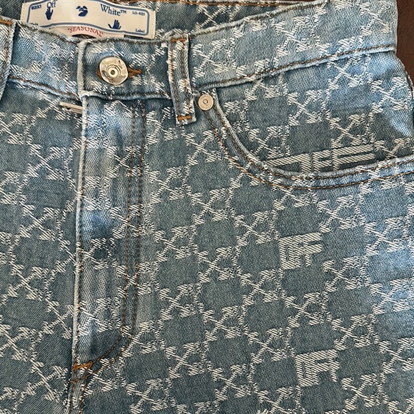 Off-White Blue and White Patterned Jean Shorts - Picture 6 of 6